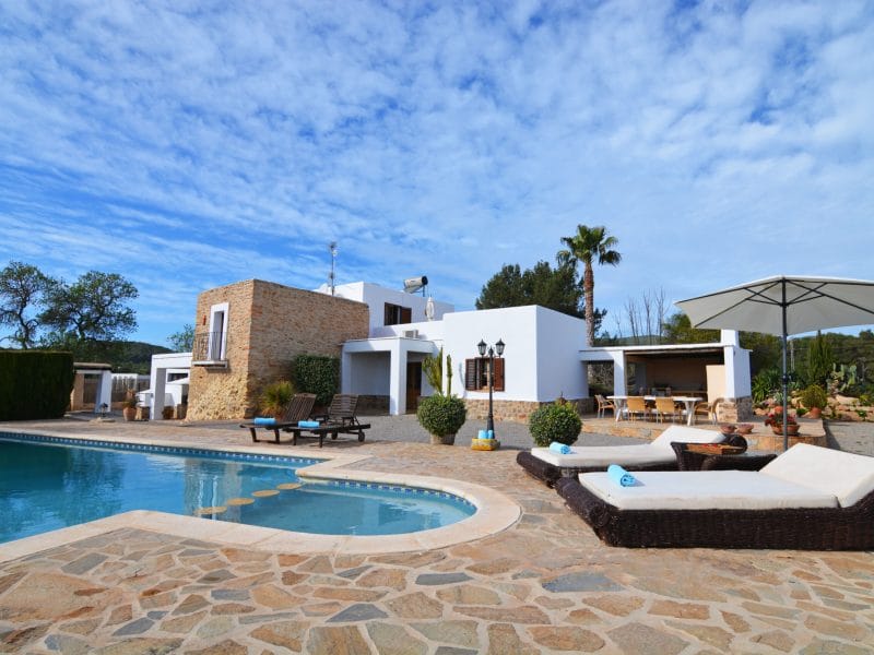 long-term-rental-ibiza-id-604-01