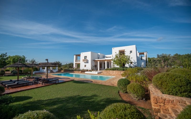 luxury-villa-in-ibiza-id-489-01