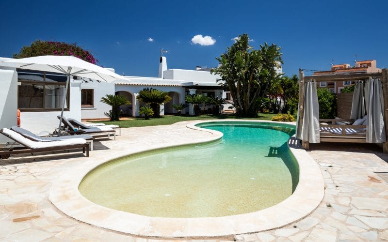 Los derechos de Propiedad Intelectual de esta obra fotográfica pertenecen a Toni Ramon Planells. Queda prohibida su reproducción, distribución, comunicación pública y transformación por cualquier medio o procedimiento, sin el permiso previo y escrito del autor al objeto de establecer las oportunas condiciones para su utilización.